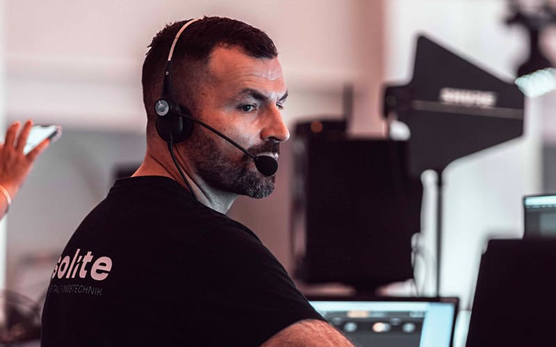 Veranstaltungstechniker, Veranstaltungstechnik, Eventtechnik, Bühnentechnik, Lichttechnik, Tontechnik und Videotechnik für Hamburg